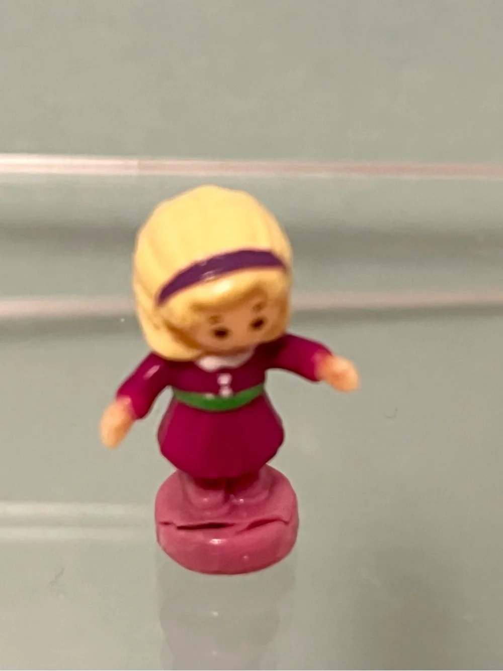 Vintage Polly Pocket 1996 Magical Movin’ Pollyville, magnetic Polly